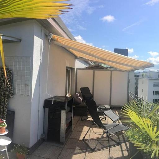 Unique little house on a roof top with a huge terrace close to exhibition square, undefined