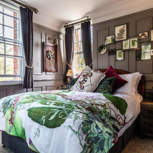 Hand and Spear, undefined