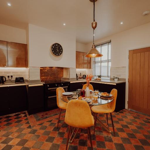 Rigg House - Ideal for Contractors 2 bed 2 bathrooms sleeps 6 free parking, undefined