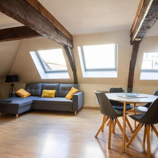 Charming Duplex in Lille city center: 4 people, undefined