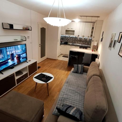 Lovely 1-bedroom rental unit with free parking, undefined