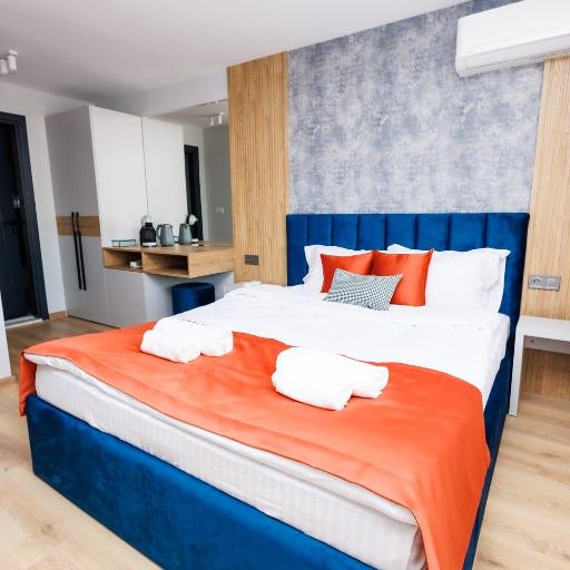 Boulevard Hotel, undefined