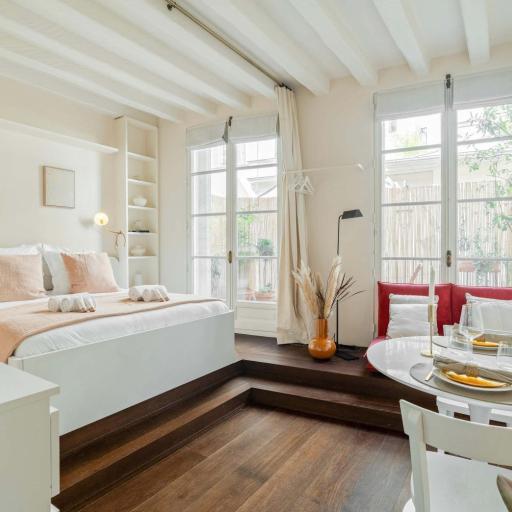 Notre Dame - Prestige studio with lift and terrace for 2, undefined