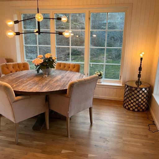 Litet charmigt hus på hästgård, undefined