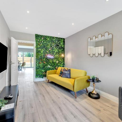 Travard at Heathrow 386a, undefined