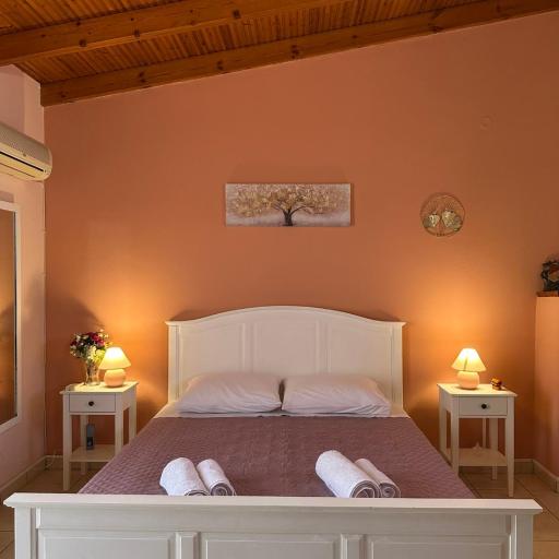 EliasNest Clio Studio - Φωτεινό και ζεστό στούντιο 2 ατόμων στο κέντρο της Καλαμάτας, undefined