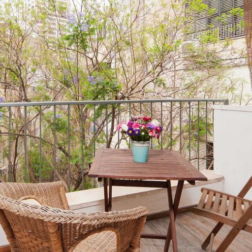 Stylish Apt w Charming Balcony in the Very Center, undefined