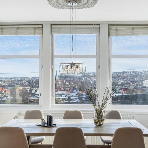 Stor 3-roms leilighet med utsikt, undefined