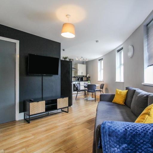 2 Bedroom Property In City Centre by Prestige Lets, undefined