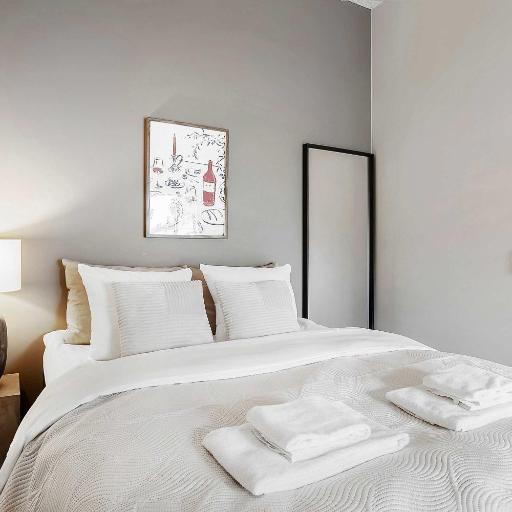 Chic Ground-Floor Studio in Midtown, undefined
