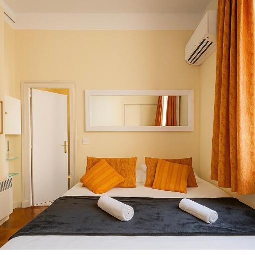 Studio chic à 200 m du Palais des Festivals, au cœur du shopping Cannois, undefined