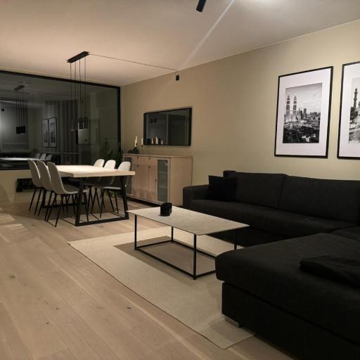 The Tenth Apartment, undefined