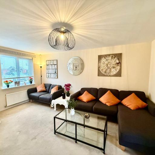 Torwood Townhouse - SuperFast WiFi, Contractor Friendly with Free Parking, undefined