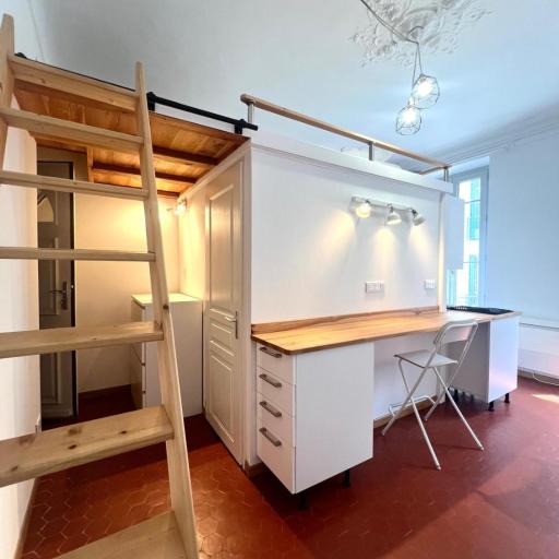 Studio Chalucet - close to train station, undefined