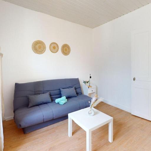 Quiet and bright Zurich studio, undefined