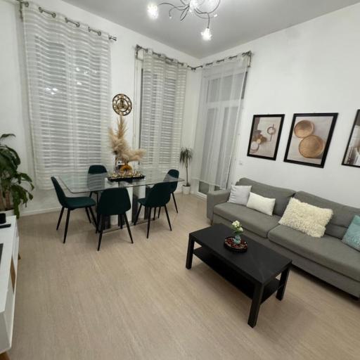 Appartement chaleureux de 2 chambres, undefined