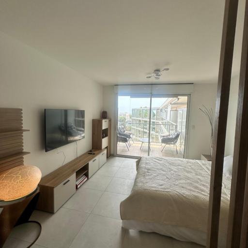 Studio en bord de mer avec piscine sur le toit, undefined