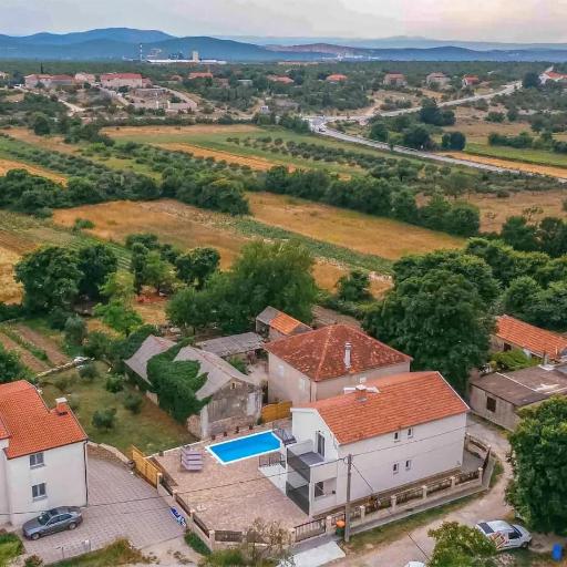 Pet Friendly Apartment In Benkovac, undefined