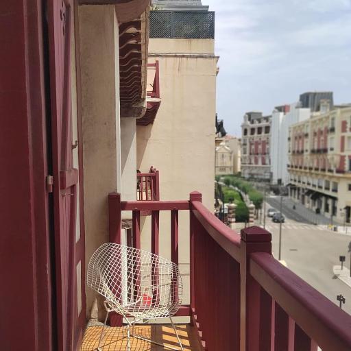 Apartment with balcony 2 steps from the beach, undefined