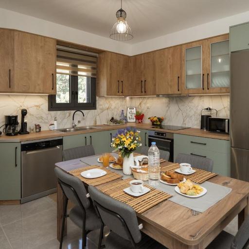 F & A Family Home, undefined