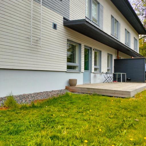 Huoneisto terassilla & parkkipaikalla, undefined