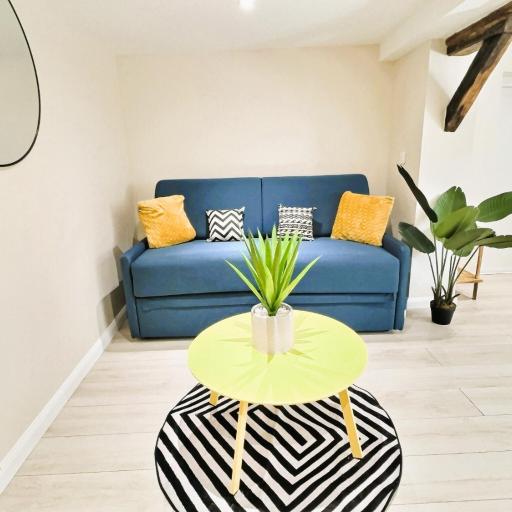 Studio cosy refait à neuf - proche aéroport et tram, undefined