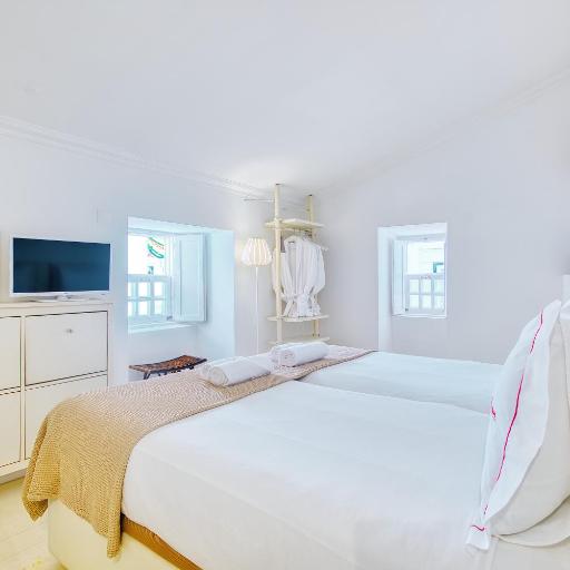 New! Lovely Duplex in the heart of Alfama, undefined