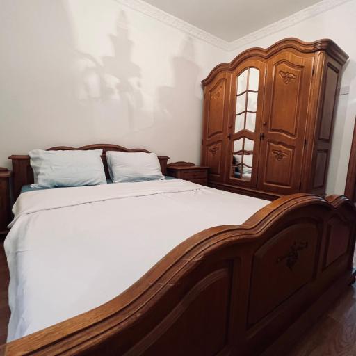 Urban Stay with 3 bedrooms, undefined