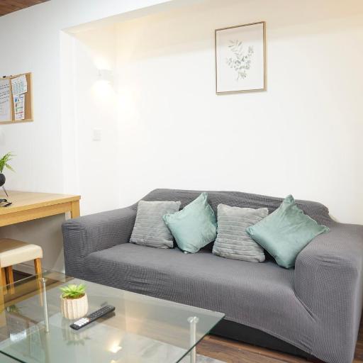 Comfortable City Centre Home with Free Parking near O2 Apollo & Ethiad Stadium Sleeps 8, undefined