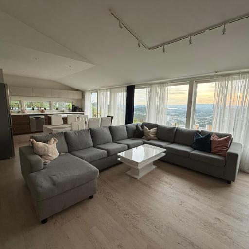 Home with 5 bedrooms, great view and garden, undefined