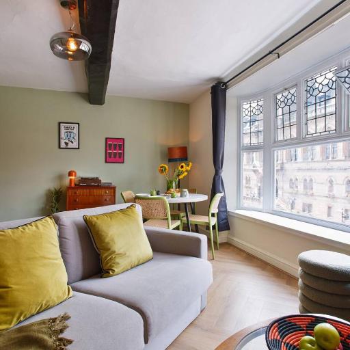 Curated 1BR Apartment with City Views & Central!, undefined