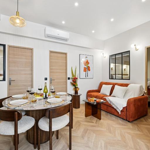 Lavie Maison 7th AC Hot Tub, undefined