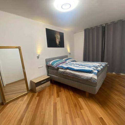 NiceapartStephans, undefined