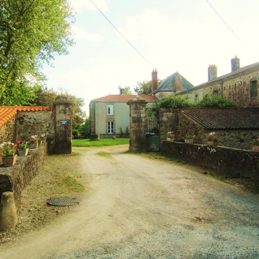 Le Manoir aux Douves, undefined