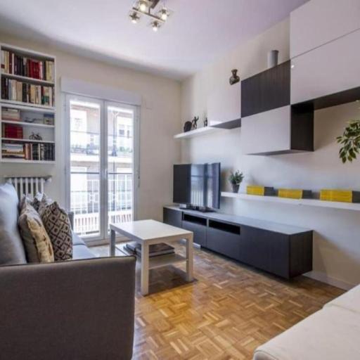AH -Plaza de Ventas -Apartamento Tranquilo y Céntrico, undefined