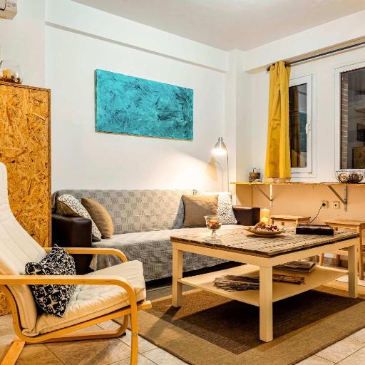 Downtown Central Suite with Private Parking, undefined