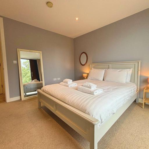 Modern Central Apartment with Parking, undefined