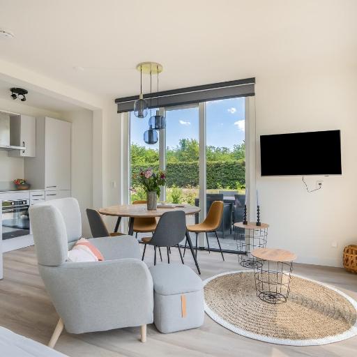 Mereveld Studios, undefined