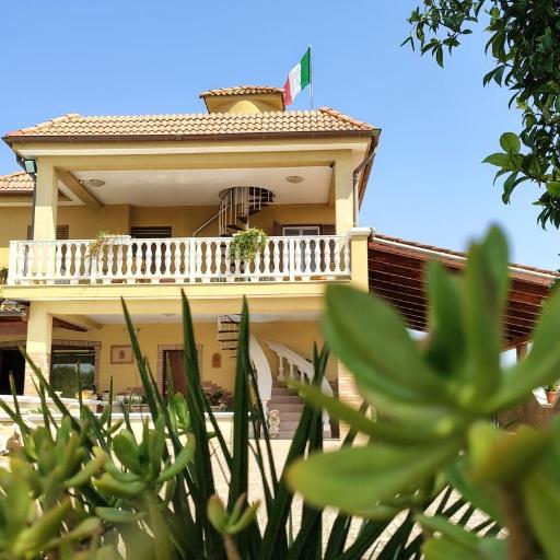 Macchione, undefined