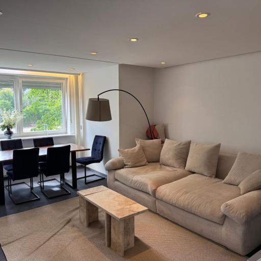 Quiet Family Apartment - 10 min to Center & Oktoberfest - Free Parking - near Nymphenburg Palace & Botanical Garden, undefined