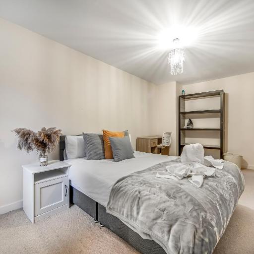 2 Bedroom flat in West Midlands Suitable for long term bookings, undefined