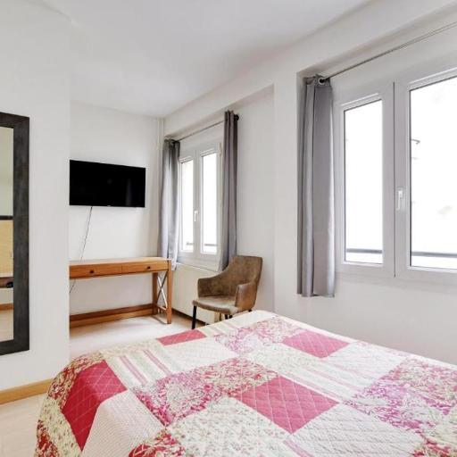 Hôtel Dauphine - Dijon Centre Gare - Accès Autonome 24 heures sur 24 - Boîte à Clés & Gardien - Parking Public Dauphine, undefined