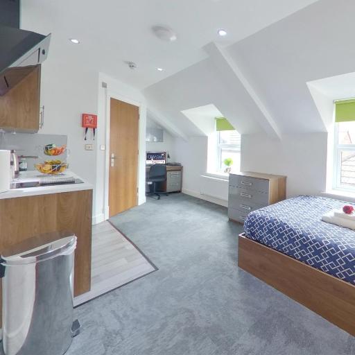 Victoria House - Deluxe Studios in Coventry City Centre, free parking, by COVSTAYS, undefined