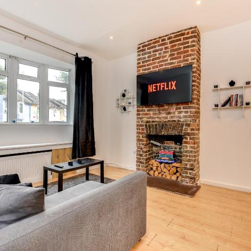 Charming Coastal Retreat in BN2, undefined