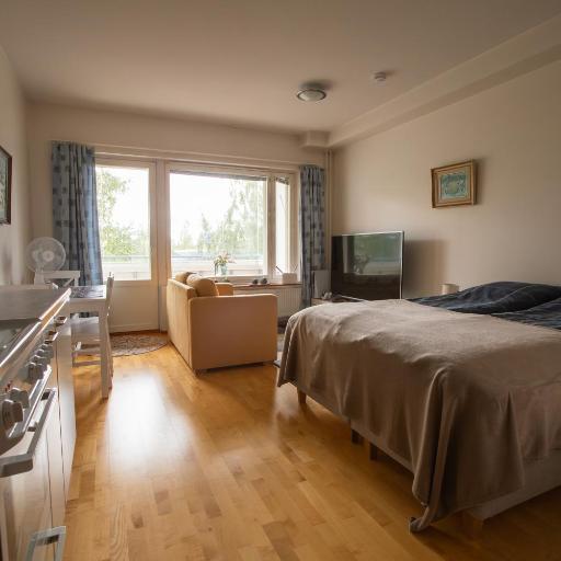 Lil Haven Cozy Studio with Sauna, Glassed Balcony and Free Parking, undefined