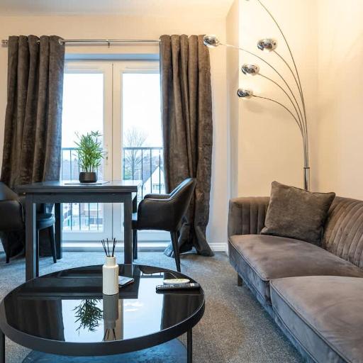 SandyCroft- Secure gated Parking & Close To Airport, undefined