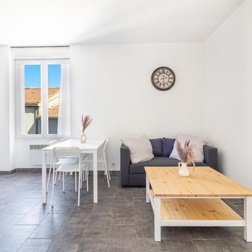 New Appt lumineux Tout équipé Quartier central, undefined