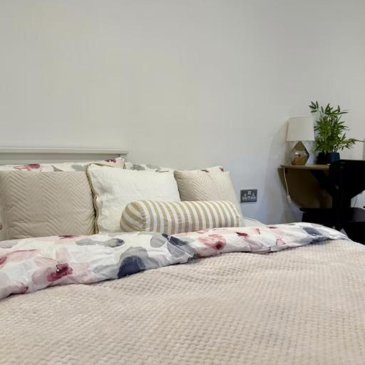 Comfy studio in Gatwick, undefined