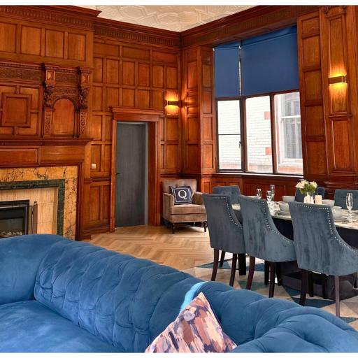 16 Queen Avenue Collection by Happy Days, undefined