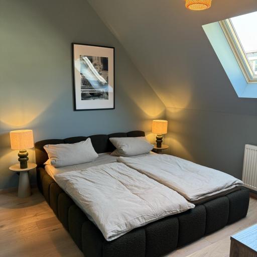 Zentrales Dachgeschoss-Apartment Augustenstraße, undefined